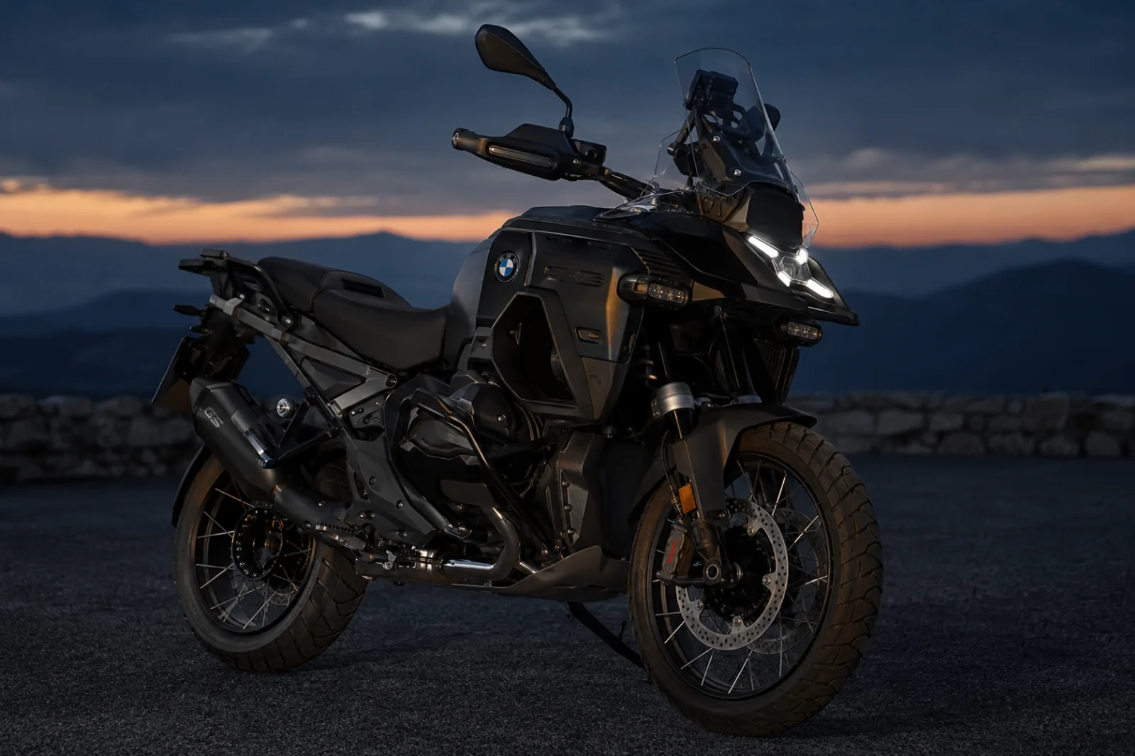 BMW R 1300 GS Adventure Triple Black (AUTOMAT) – motocykl do wynajęcia w Poznaniu